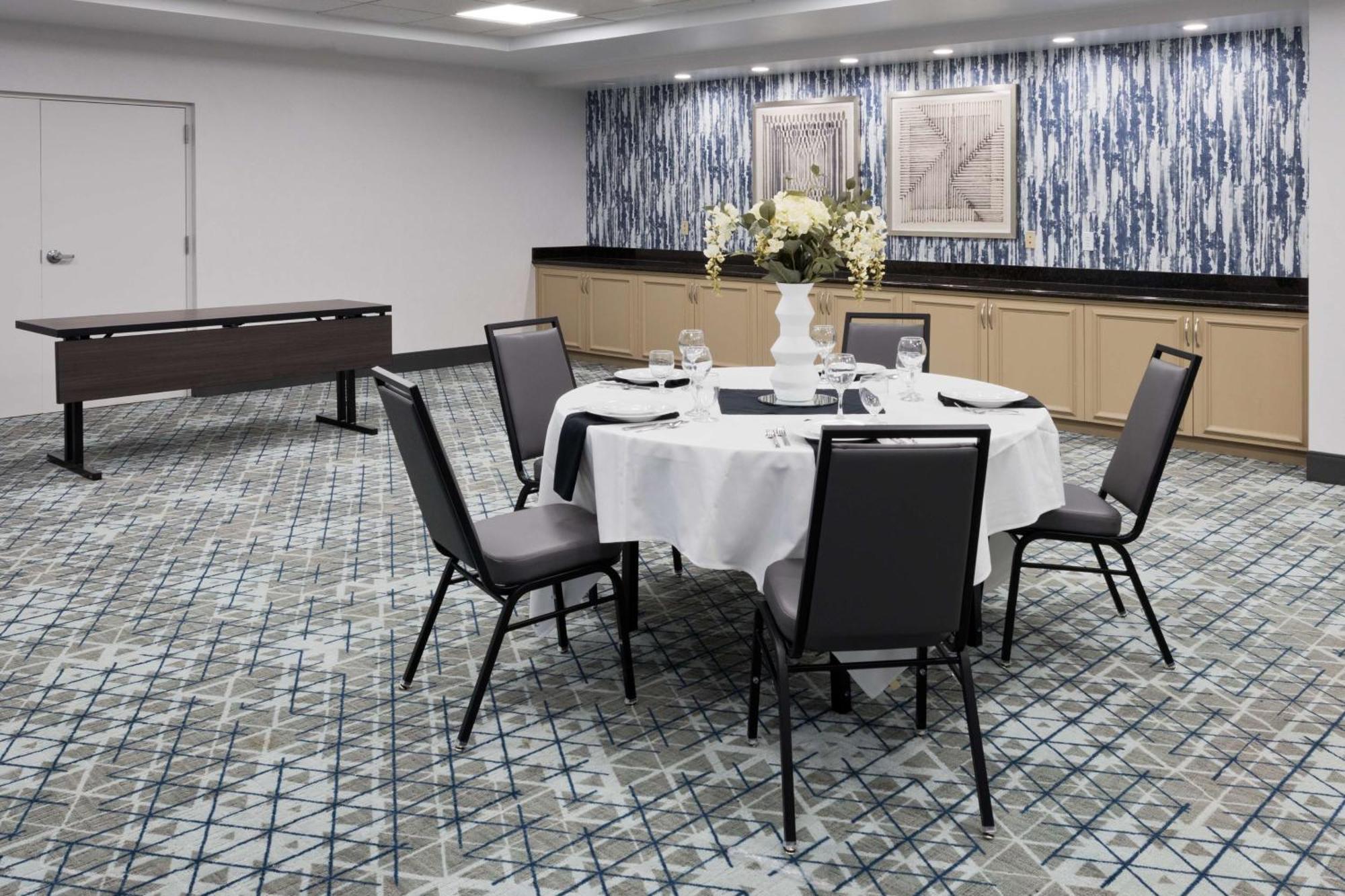 Hilton Garden Inn Birmingham Se/Liberty Park Eksteriør bilde